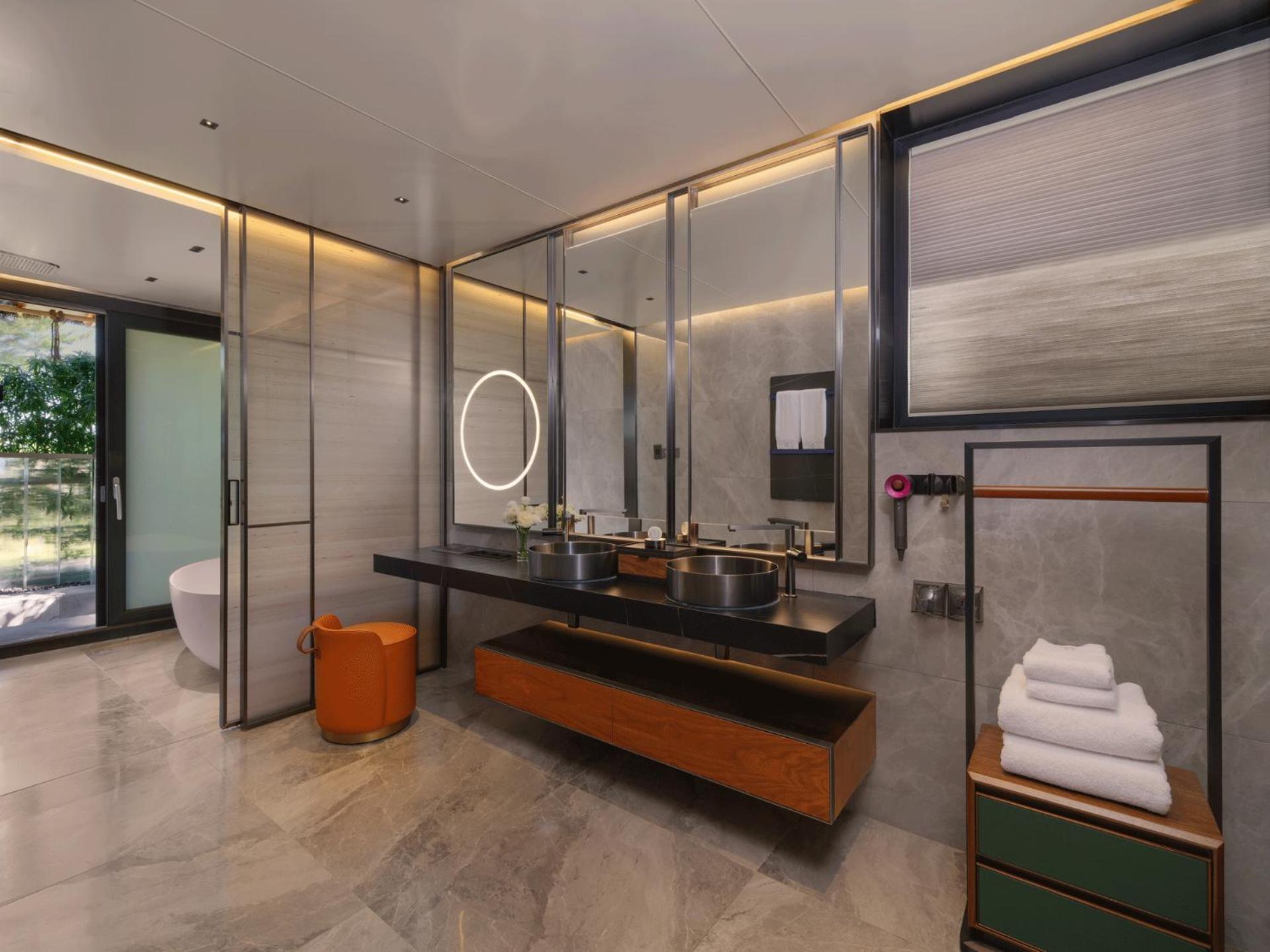 [ 7pm check & check-out] Forest Garden Double Private Jacuzzi