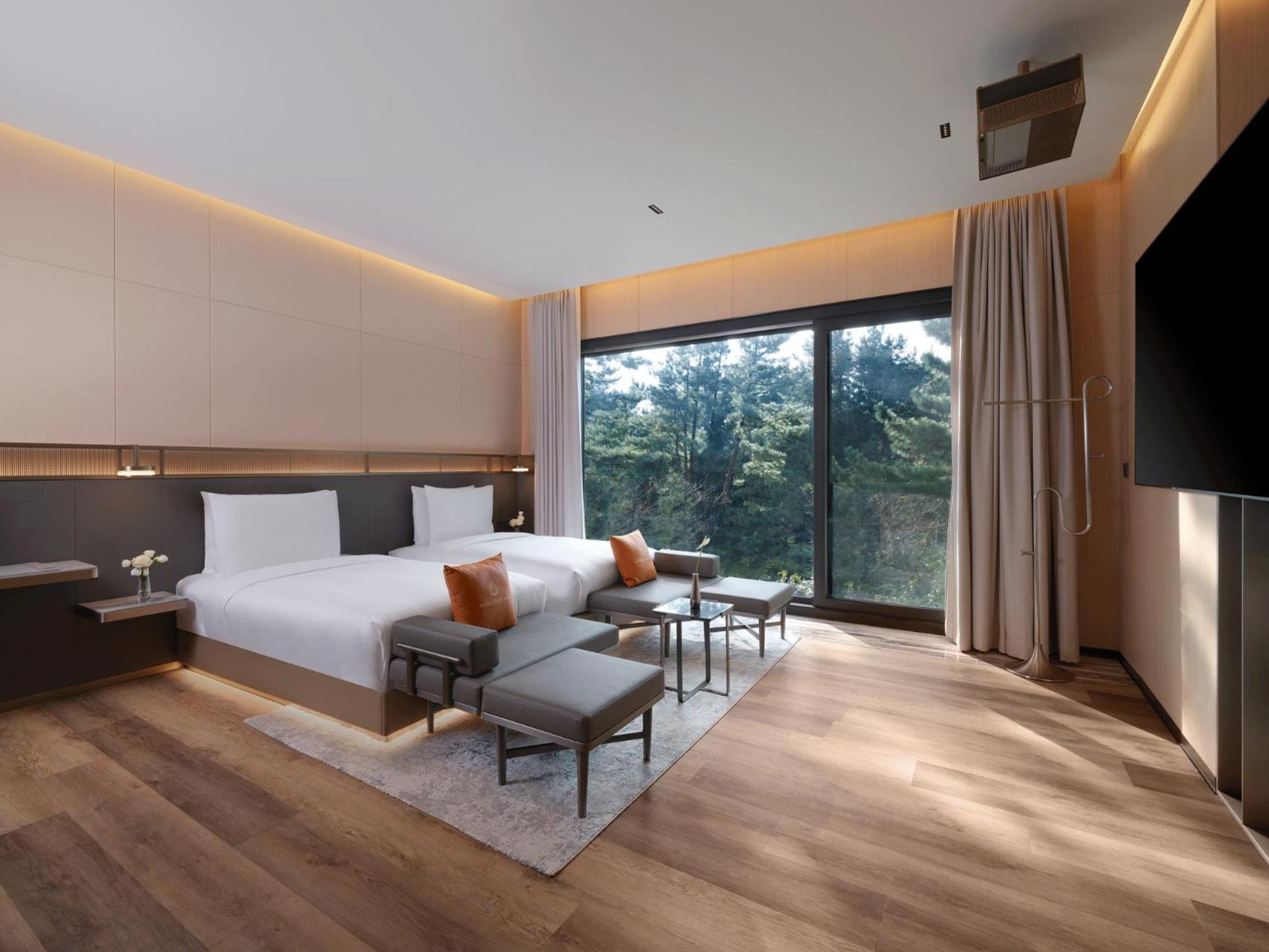 [24hr stay, 12pm Check-in & check-out] Hill Amber Twin with Private Jacuzzi