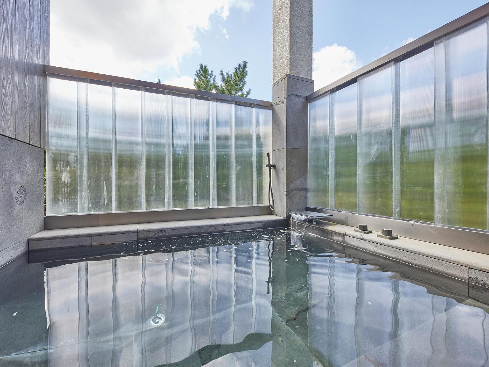 [ 7pm check & check-out] Hill Amber Twin Private Jacuzzi